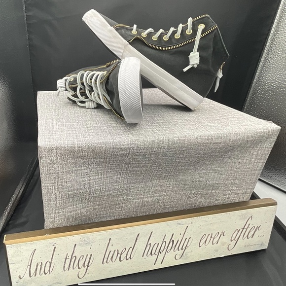 x Rebecca Minkoff Washed Canvas High Top Sneaker (Women) size 7 - Picture 3 of 5